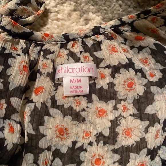 Slightly sheer top - Picture 3 of 3